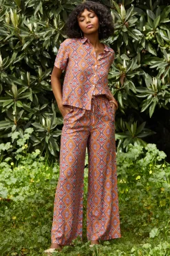 SKIES ARE BLUE Aspen Print Elastic Waist Pants* Pants