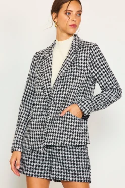 SKIES ARE BLUE Fringed Houndstooth Blazer* Blazers