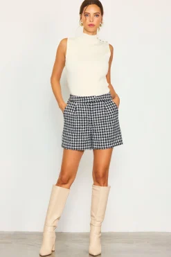 SKIES ARE BLUE Fringed Houndstooth Shorts* Shorts