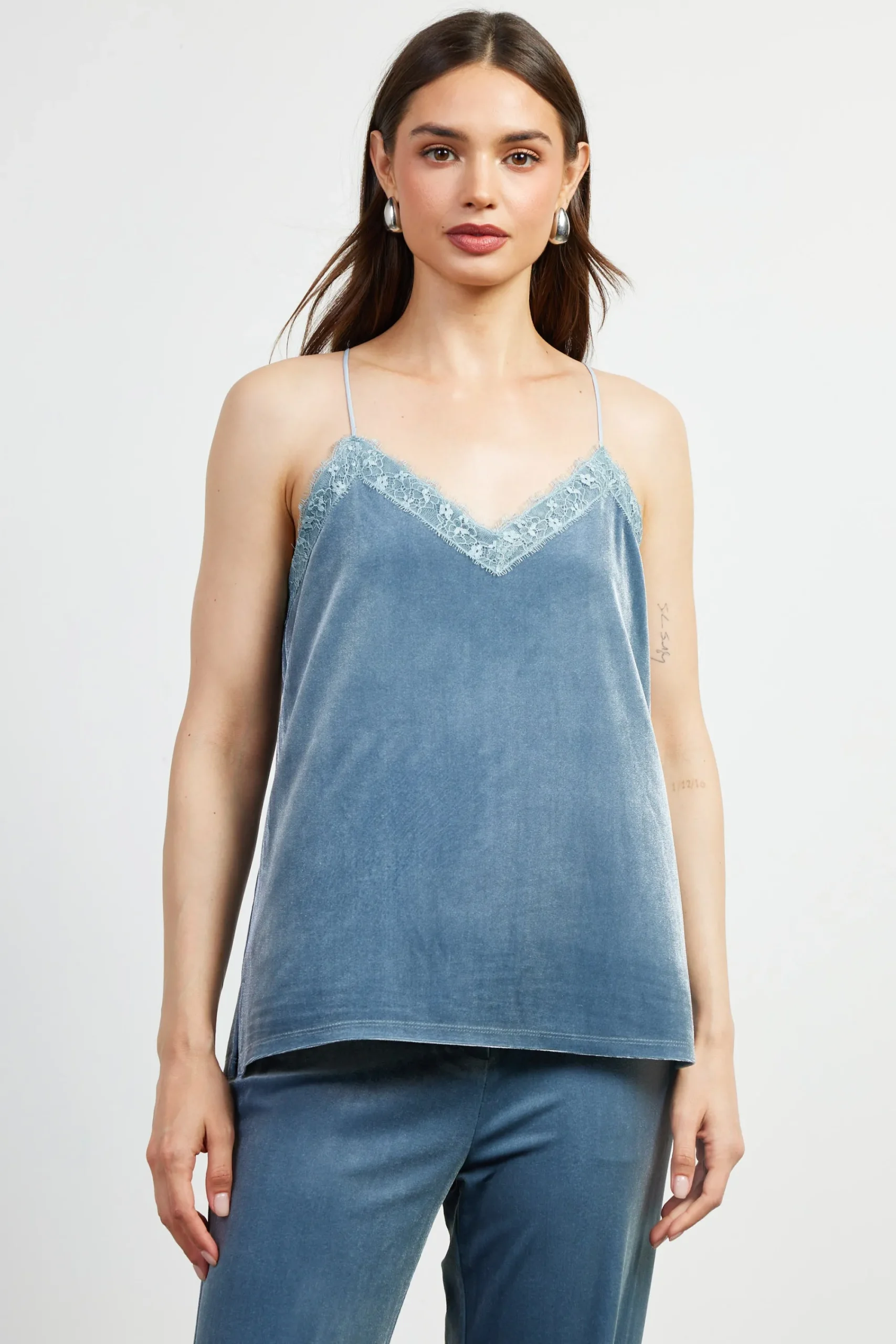 SKIES ARE BLUE Velvet Lace Detail Cami* Sleeveless Tops