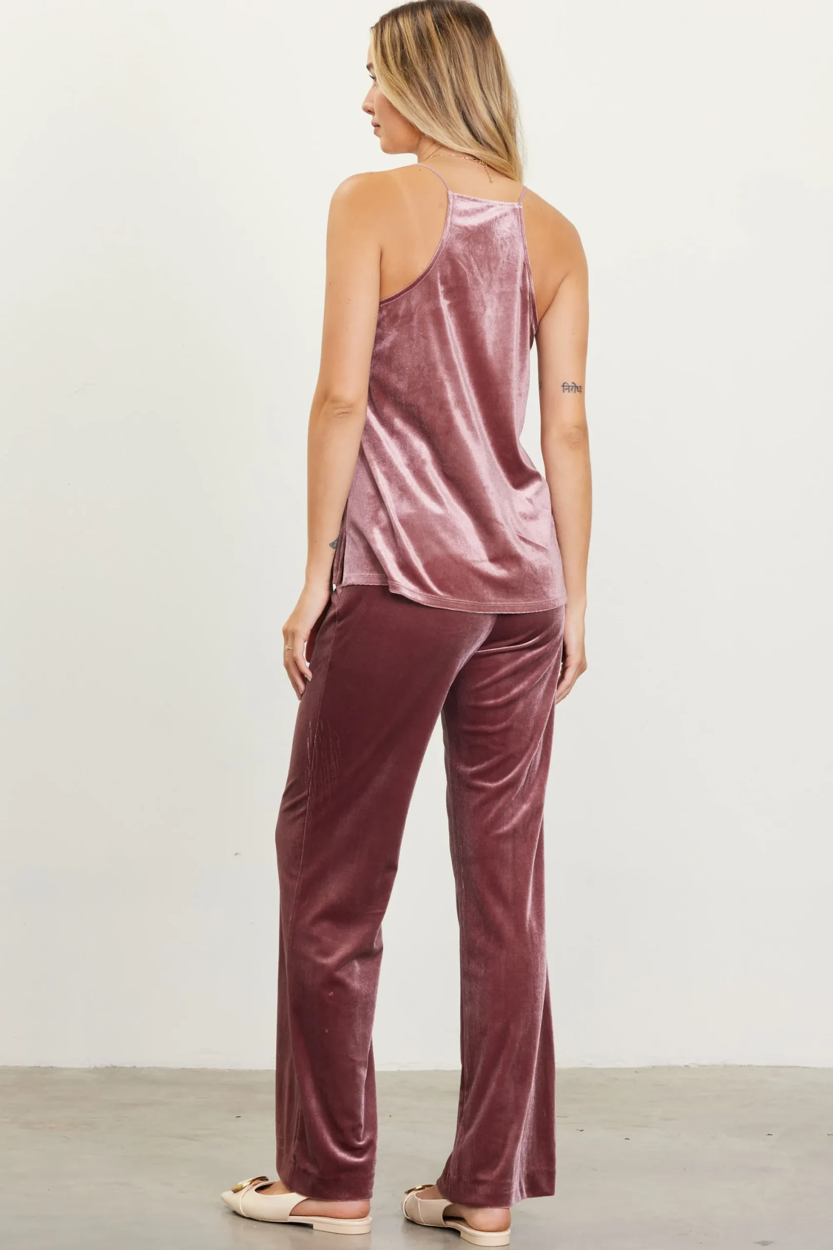 SKIES ARE BLUE Velvet Lace Detail Cami* Sleeveless Tops