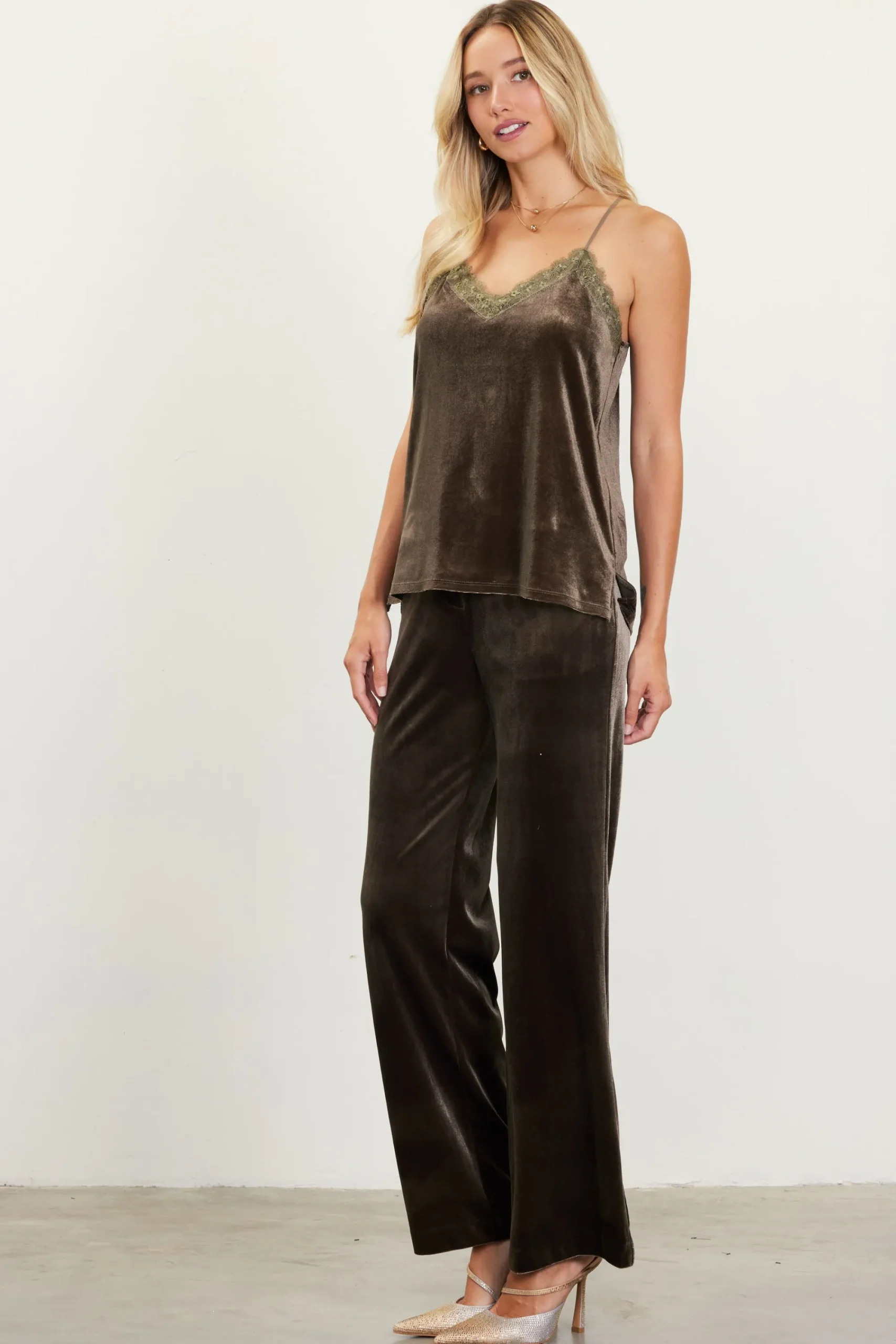 SKIES ARE BLUE Velvet Lace Detail Cami* Sleeveless Tops